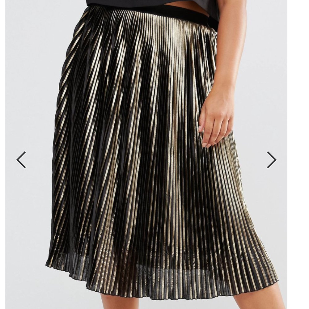 SimplyBe Lovedrobe Black and Gold Metallic Plisse Skirt Plus Size US 22